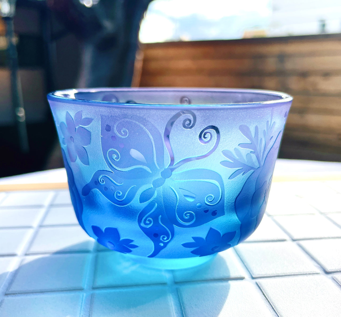 アネモネと蝶の戯れの小鉢兼お茶グラス